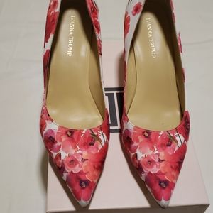 Ivanka floral pumps